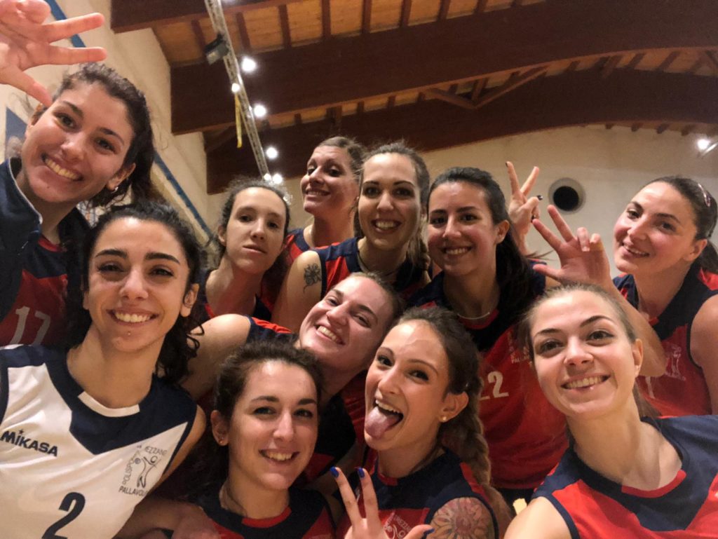 Selfie di rito per la Prima Divisione femminile